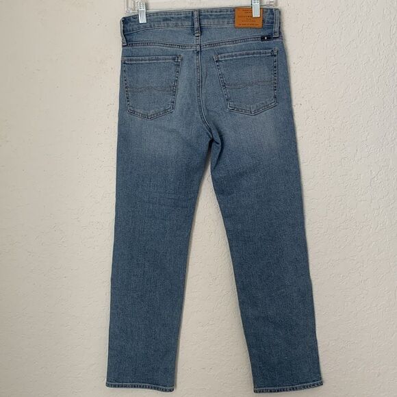 Lucky Brand Sweet Crop Distre Straight Blue Wash Denim Women’s Jeans Size 6/28 - Picture 2 of 11